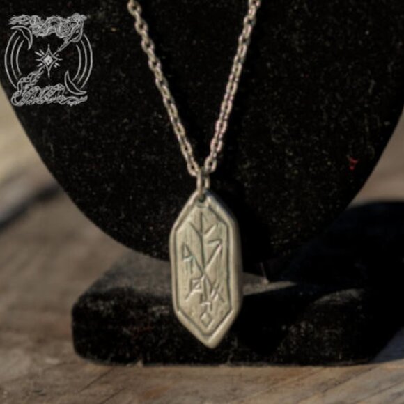Strength Of Self And Knowing Runescript Necklace | Viking Norse Ancient Jewelry - Picture 1 of 4